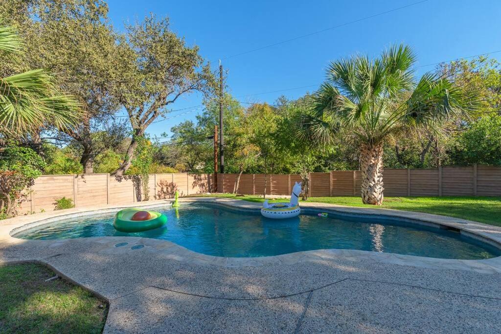 Pool! Games! Dogs! Space! Holiday home